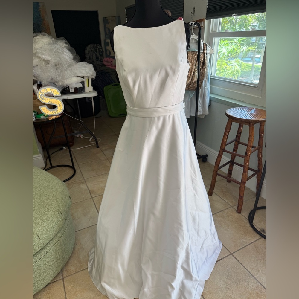 David's Bridal White Wedding Dress